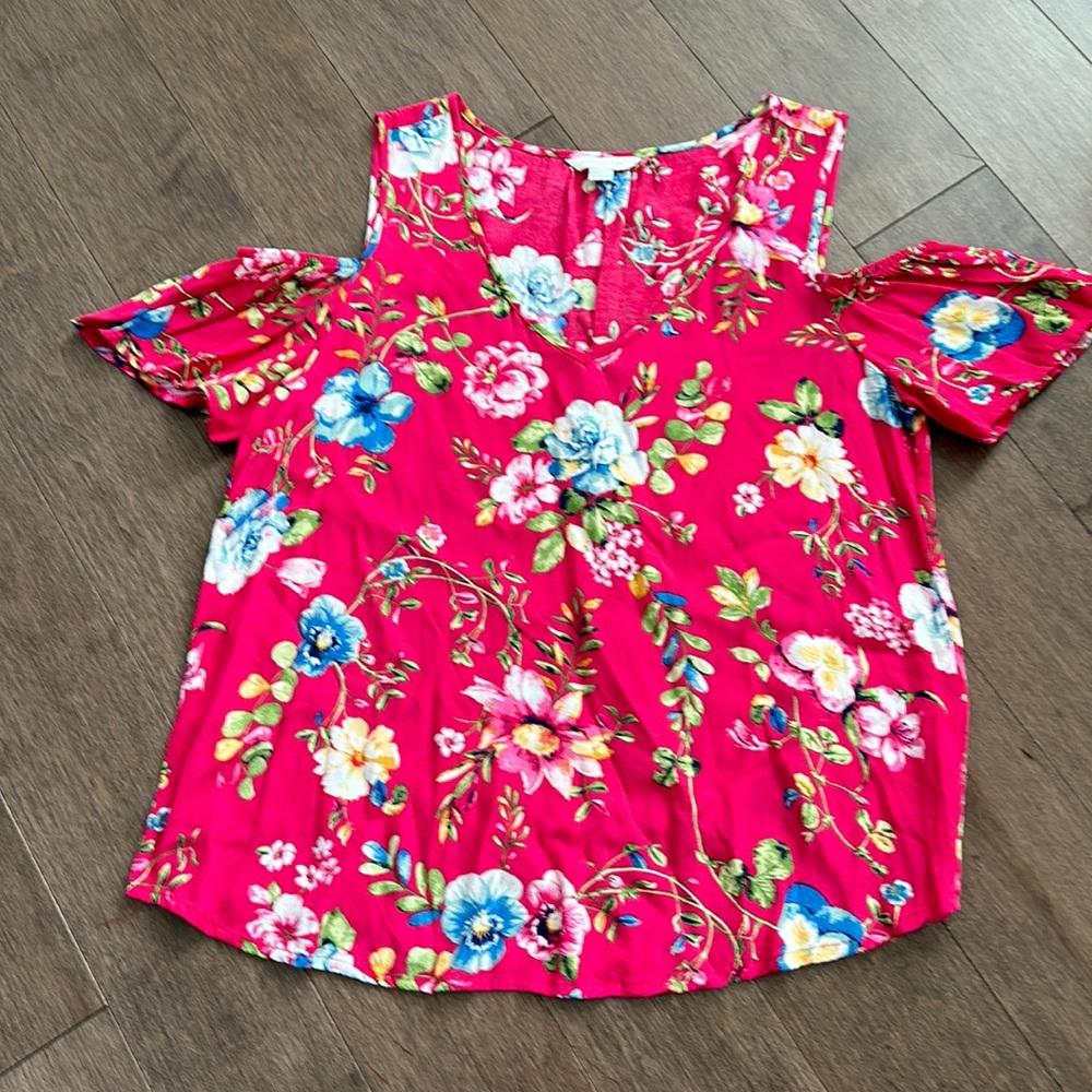 Summer blouse. Size 38. Purchased in Barcelona, Spain. Exposed shoulder